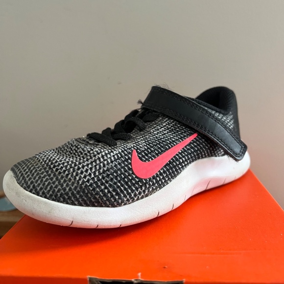 Kids Nike Flex:  11C - Picture 6 of 9